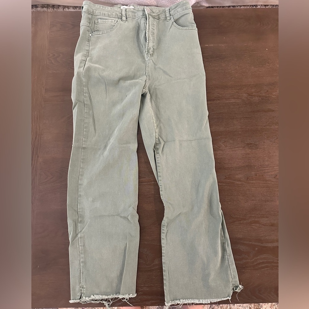 RISEN - Cropped Straight Jeans